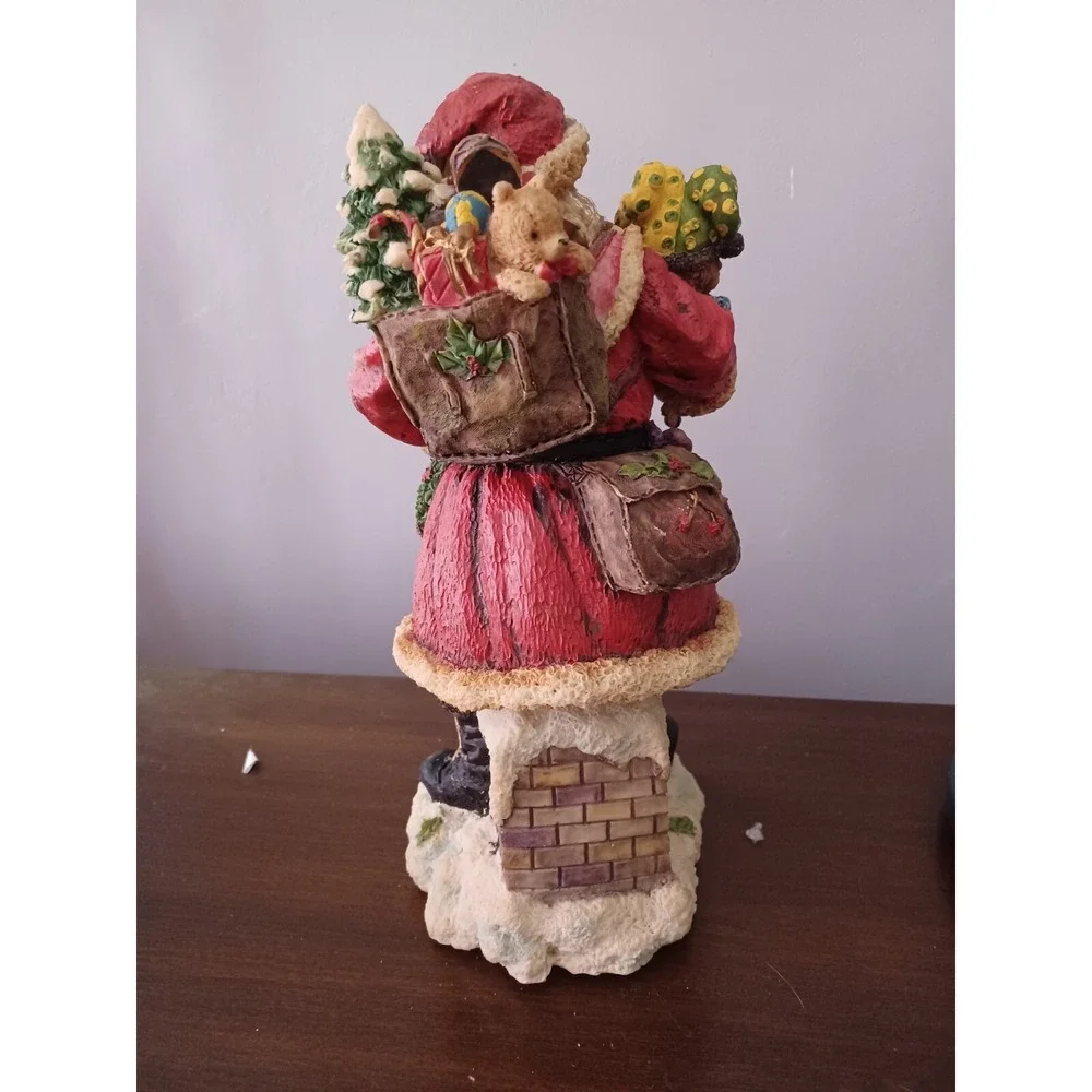 Vtg Musical St. Nicholas Santa wind up figurine Christmas. *Please read